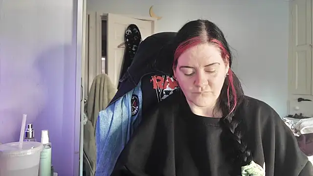 AureliaXOX online show from 11-18-25, 09:23