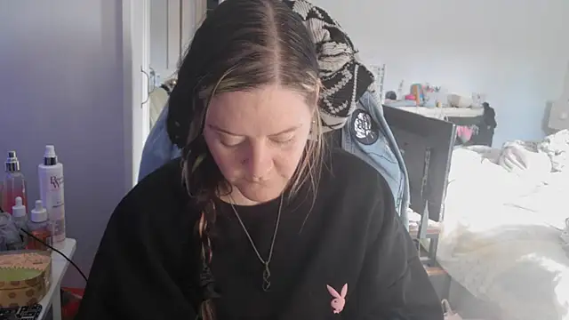 Snapshot of AureliaXOX chatting on 09-30-25, 02:45 AureliaXOX online show from 09-30-25, 02:45