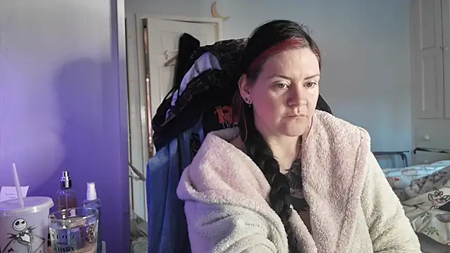 AureliaXOX online show from 12-04-25, 09:08