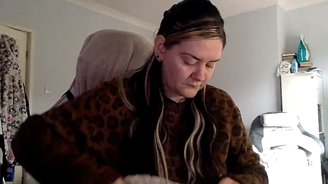 Snapshot of AureliaXOX chatting on 02-22-25, 12:40 AureliaXOX online show from 02-22-25, 12:40