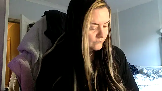 Snapshot of AureliaXOX chatting on 02-06-25, 10:58 AureliaXOX online show from 02-06-25, 10:58