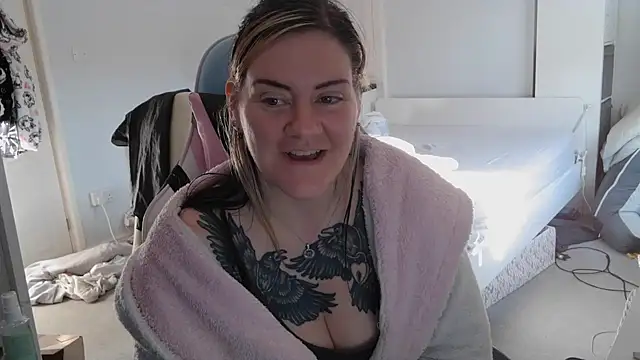 Snapshot of AureliaXOX chatting on 03-02-25, 03:52 AureliaXOX online show from 03-02-25, 03:52