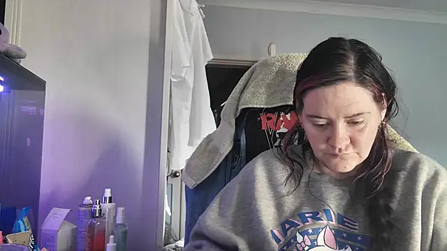 AureliaXOX online show from 01-14-26, 01:04