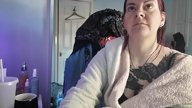 AureliaXOX online show from 11-26-25, 09:42