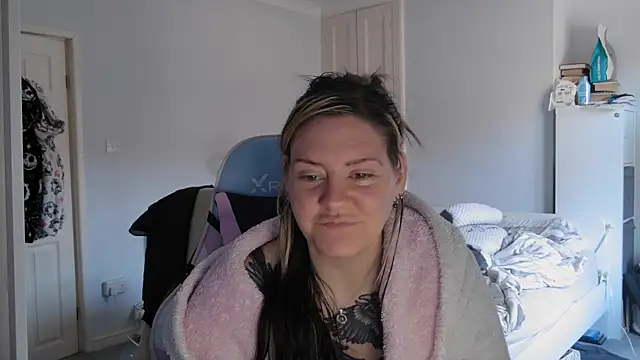 Snapshot of AureliaXOX chatting on 03-02-25, 12:14 AureliaXOX online show from 03-02-25, 12:14