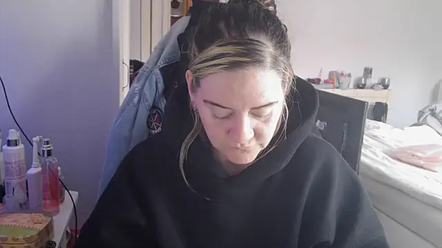 Snapshot of AureliaXOX chatting on 09-23-25, 11:06 AureliaXOX online show from 09-23-25, 11:06