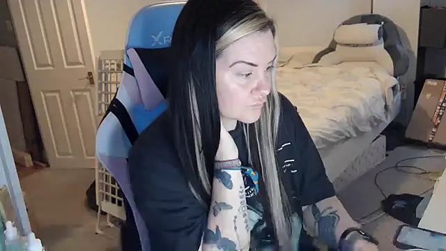 Snapshot of AureliaXOX chatting on 03-07-25, 10:46 AureliaXOX online show from 03-07-25, 10:46