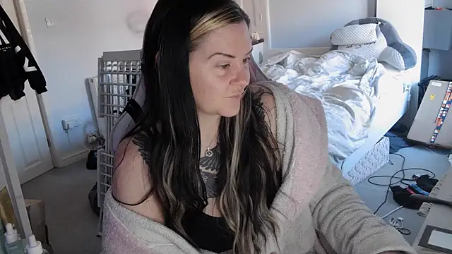 Snapshot of AureliaXOX chatting on 03-08-25, 09:39 AureliaXOX online show from 03-08-25, 09:39