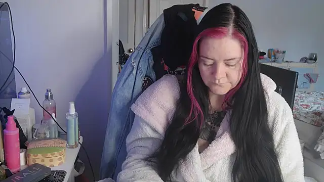 Snapshot of AureliaXOX chatting on 10-18-25, 09:00 AureliaXOX online show from 10-18-25, 09:00