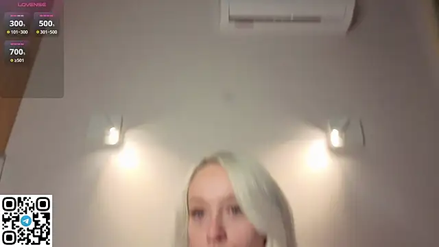 Snapshot of Anadeyaaa chatting on 10-21-25, 10:53 Anadeyaaa online show from 10-21-25, 10:53