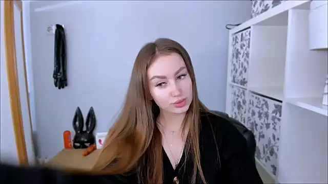 Snapshot of DonnaCam chatting on 01-08-26, 04:57 DonnaCam online show from 01-08-26, 04:57