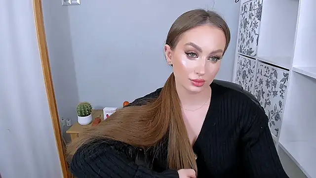 Snapshot of DonnaCam chatting on 12-19-25, 04:31 DonnaCam online show from 12-19-25, 04:31