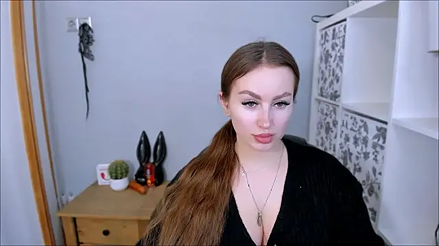 Snapshot of DonnaCam chatting on 01-09-26, 05:09 DonnaCam online show from 01-09-26, 05:09