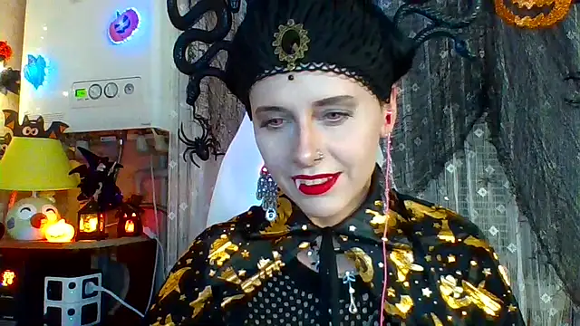 LuminousLady online show from 10-31-25, 06:26