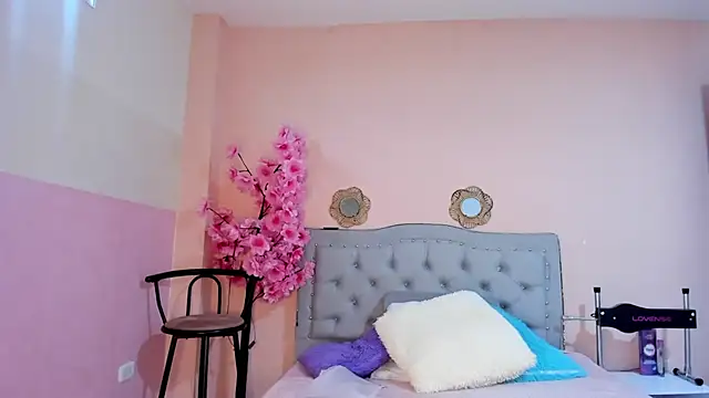 littletammy4u  online show from 01-12-26, 12:12