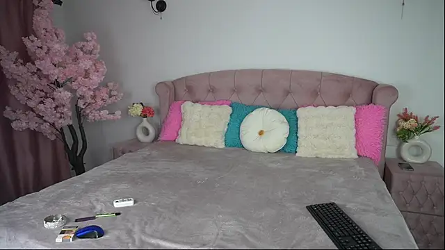 emma goodess  online show from 10-08-25, 10:54