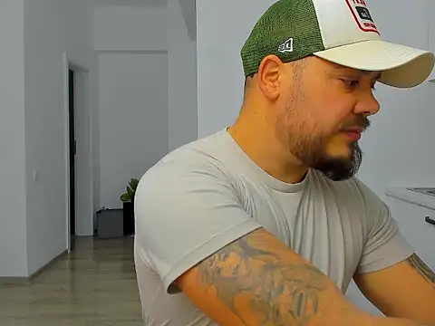 ZackMasterss online show from 11-04-25, 07:17