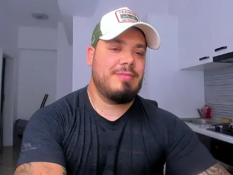 Snapshot of ZackMasterss chatting on 06-18-26, 10:04 ZackMasterss online show from 06-18-26, 10:04