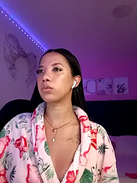 SallyWhitee online show from 02-05-26, 05:03