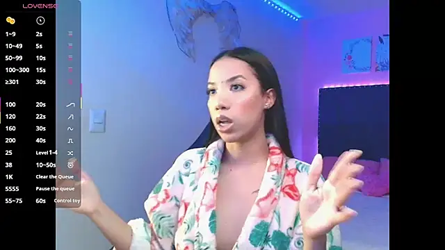 Snapshot of SallyWhitee chatting on 09-20-25, 03:44 SallyWhitee online show from 09-20-25, 03:44