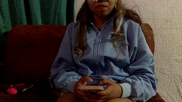 Snapshot of sharonlopez9611 chatting on 02-22-25, 05:12 sharonlopez9611 online show from 02-22-25, 05:12