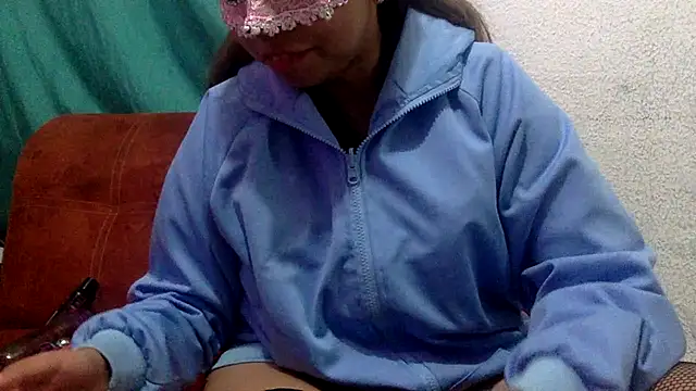Snapshot of sharonlopez9611 chatting on 02-21-25, 04:51 sharonlopez9611 online show from 02-21-25, 04:51