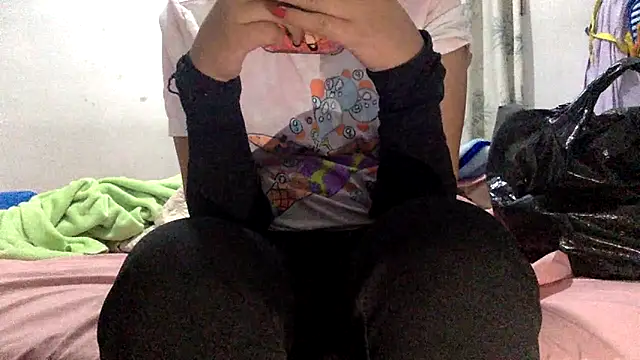 sharonlopez9611 online show from 06-12-26, 03:37