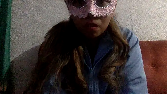 Snapshot of sharonlopez9611 chatting on 02-17-25, 05:25 sharonlopez9611 online show from 02-17-25, 05:25
