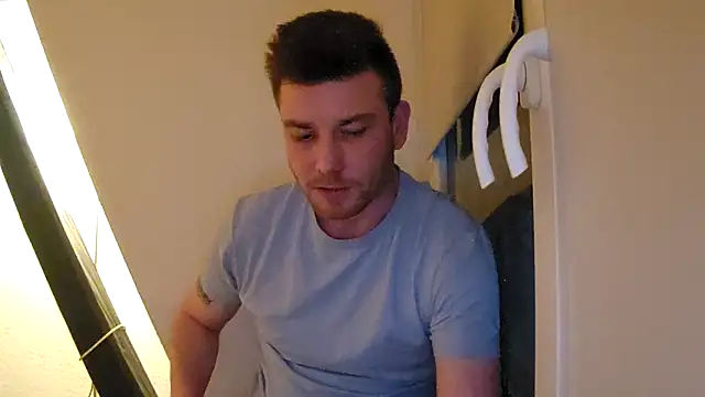 Snapshot of Foxtrott_242 chatting on 02-02-26, 11:04 Foxtrott 242 online show from 02-02-26, 11:04