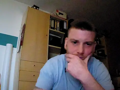 Snapshot of Foxtrott_242 chatting on 11-23-25, 01:37 Foxtrott 242 online show from 11-23-25, 01:37