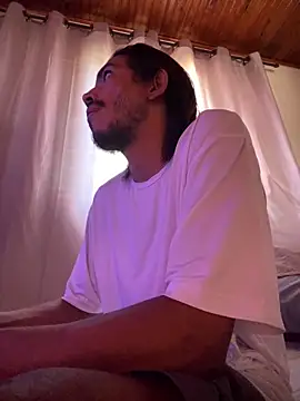 Mineirinho043 online show from 04-12-26, 03:15