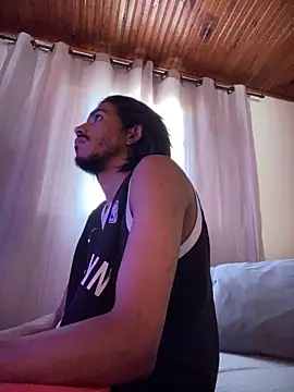 Mineirinho043 online show from 04-10-26, 01:51