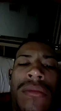 Snapshot of Mineirinho043 chatting on 03-08-25, 06:54 Mineirinho043 online show from 03-08-25, 06:54