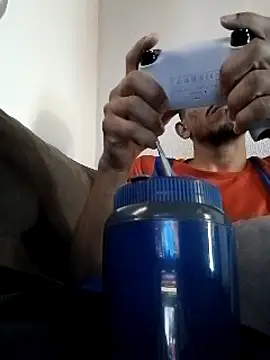 Snapshot of Mineirinho043 chatting on 03-21-25, 01:45 Mineirinho043 online show from 03-21-25, 01:45