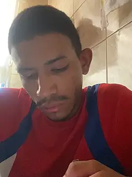 Snapshot of Mineirinho043 chatting on 03-12-25, 11:32 Mineirinho043 online show from 03-12-25, 11:32