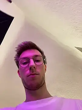 ItsMeLumisch online show from 02-13-26, 03:50