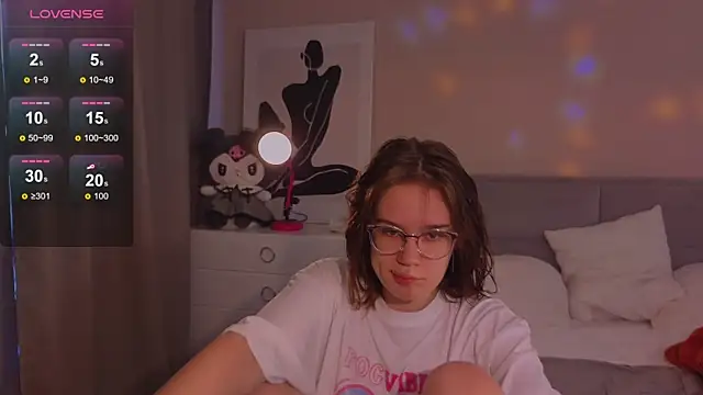 Mia Luw online show from 10-12-25, 04:47