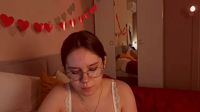 Mia Luw online show from 03-15-26, 10:33