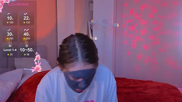 Mia Luw online show from 11-06-25, 03:43