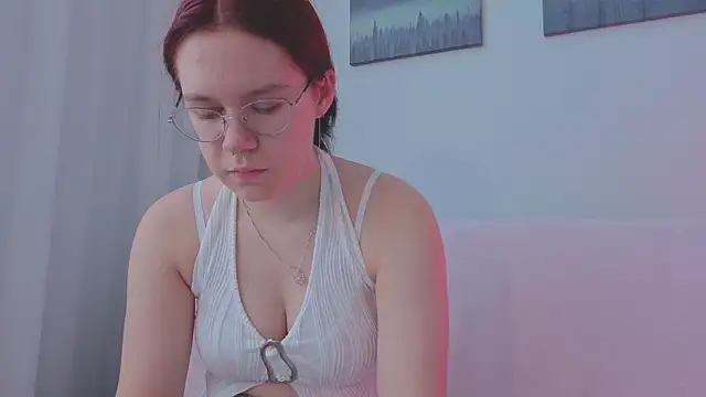 Mia Luw online show from 06-27-26, 04:07