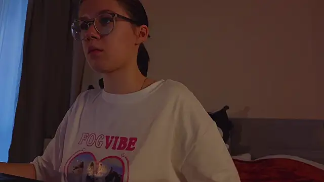 Mia Luw online show from 10-02-25, 04:49