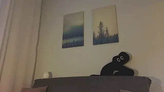 Mia Luw online show from 03-26-26, 11:30