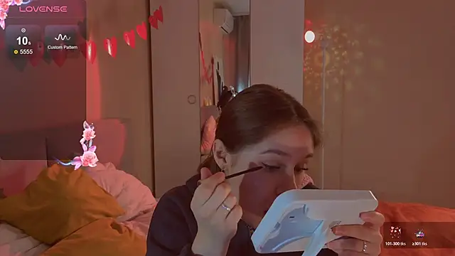 Mia Luw online show from 03-06-26, 03:23