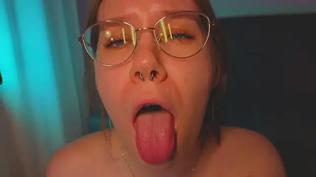 Mia Luw online show from 04-27-26, 02:37