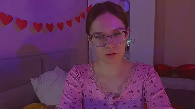 Mia Luw online show from 02-21-26, 12:56