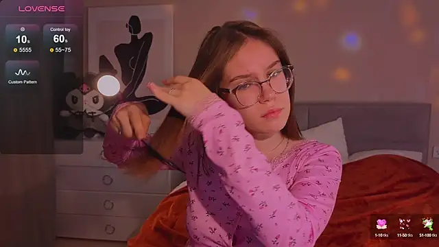 Mia Luw online show from 10-13-25, 04:47