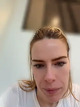 oliviafranciis online show from 07-15-26, 10:39