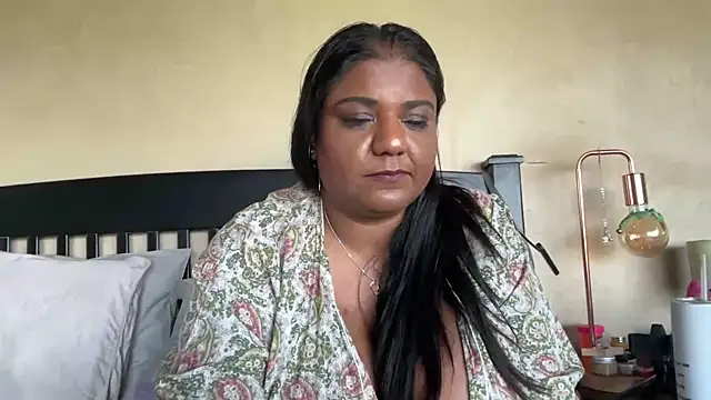 Snapshot of SophieStarShine chatting on 09-19-25, 02:21 SophieStarShine online show from 09-19-25, 02:21