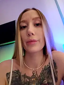 Snapshot of Pussy_Drive03 chatting on 02-17-25, 10:40 Pussy Drive03 online show from 02-17-25, 10:40