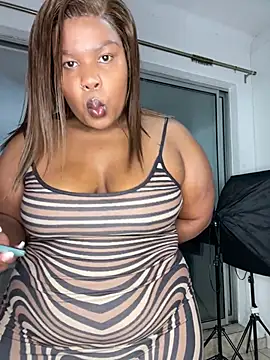 Snapshot of Cuddle_Bear chatting on 07-16-26, 03:20 Cuddle Bear online show from 07-16-26, 03:20